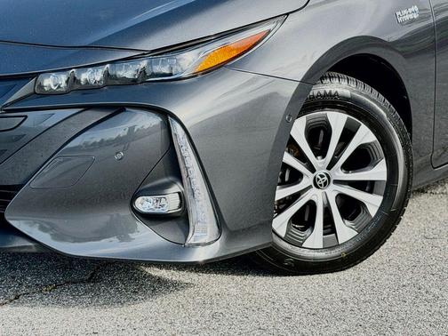 Magnetic Gray Metallic 2022 Toyota Prius Prime Limited