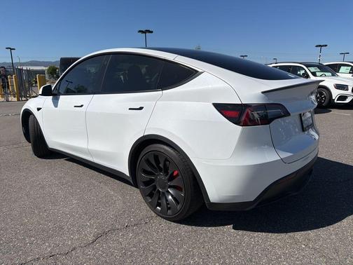 Pearl White Multi-Coat 2023 Tesla Model Y Performance Dual Motor All-Wheel Drive