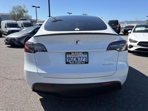 Pearl White Multi-Coat 2023 Tesla Model Y Performance Dual Motor All-Wheel Drive