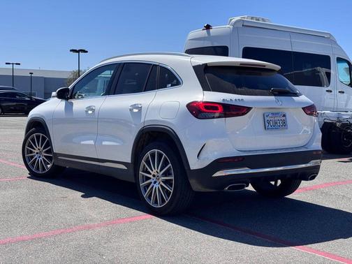 Polar White 2022 Mercedes-Benz GLA 250 Base