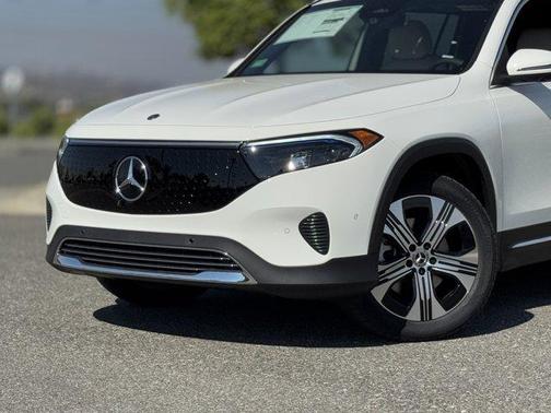 2025 Mercedes-Benz EQB 250 Base