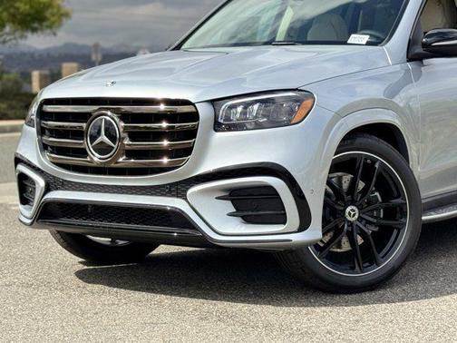 2026 Mercedes-Benz GLS 450 4MATIC
