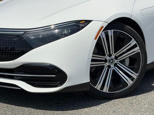 Polar White 2023 Mercedes-Benz EQS 450 4MATIC