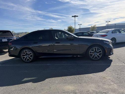 2025 BMW i5 xDrive40