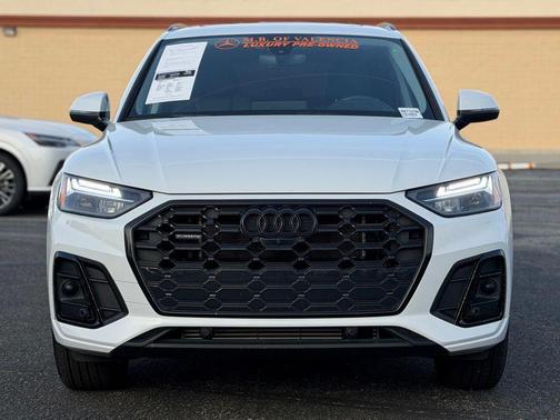 Glacier White Metallic 2022 Audi Q5 55 S line Premium Plus
