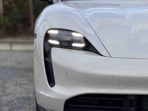 2024 Porsche Taycan Turbo