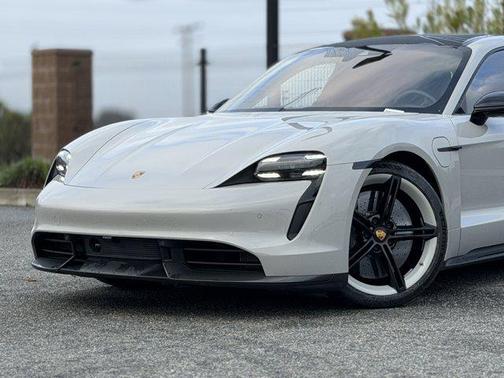 2024 Porsche Taycan Turbo