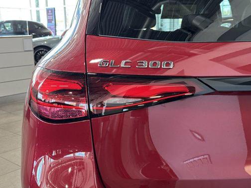 2026 Mercedes-Benz GLC 300 Base