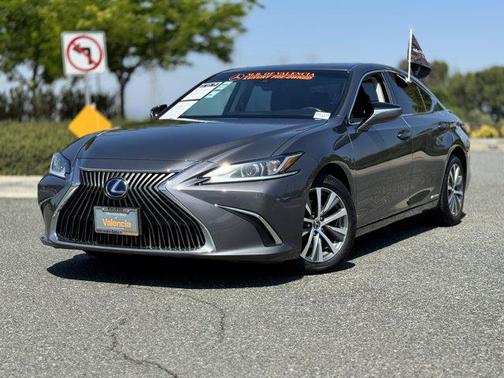2021 Lexus ES 300h Base