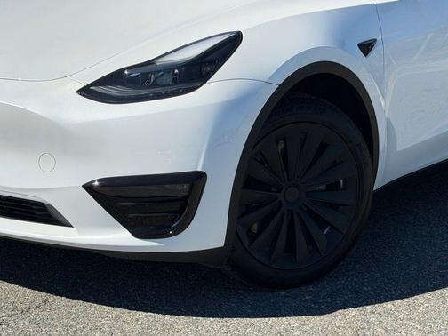 2024 Tesla Model Y Long Range Dual Motor All-Wheel Drive