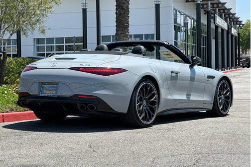 2025 Mercedes-Benz AMG SL 43 Base