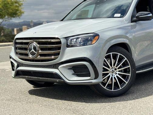 2026 Mercedes-Benz GLS 580 4MATIC