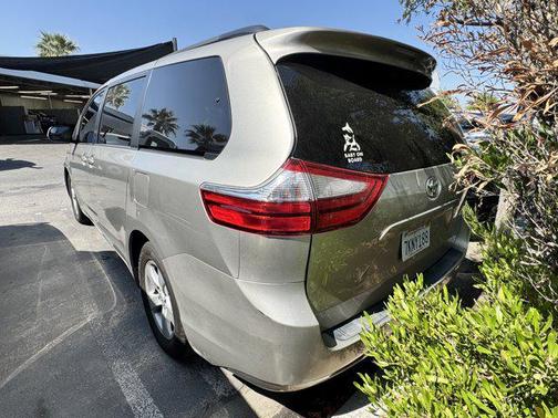 2015 Toyota Sienna LE