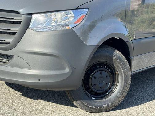 2025 Mercedes-Benz Sprinter 2500 High Roof