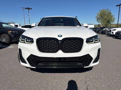 2024 BMW X4 xDrive30i