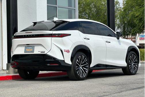 2023 Lexus RZ 450e Luxury