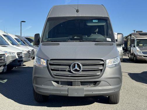 2025 Mercedes-Benz Sprinter 2500 Standard Roof