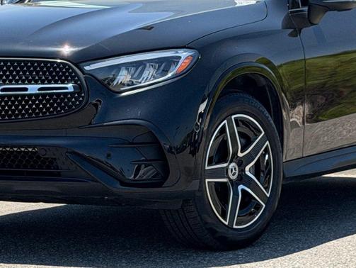 Black 2024 Mercedes-Benz GLC 300 4MATIC