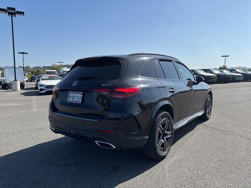Black 2024 Mercedes-Benz GLC 300 4MATIC