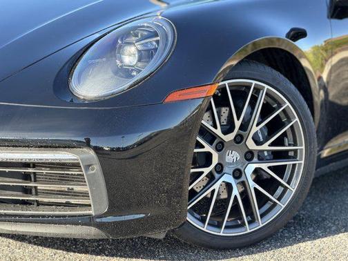 2021 Porsche 911 Carrera 4