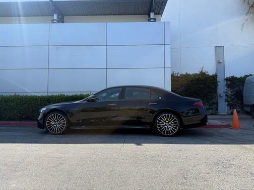 Black 2023 Mercedes-Benz S-Class 4MATIC