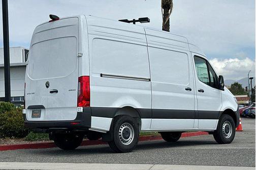 2025 Mercedes-Benz Sprinter 2500 Standard Roof