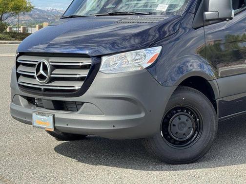 2025 Mercedes-Benz Sprinter 2500 Standard Roof