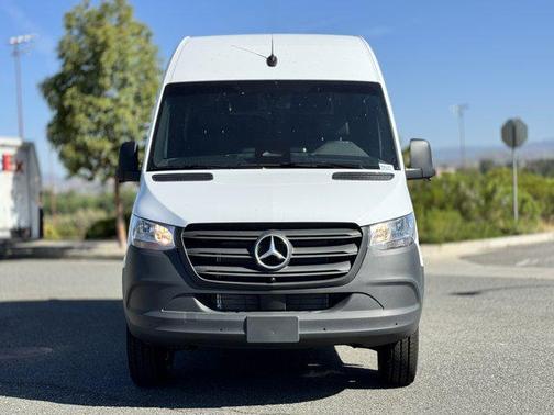 2025 Mercedes-Benz Sprinter 2500 Standard Roof