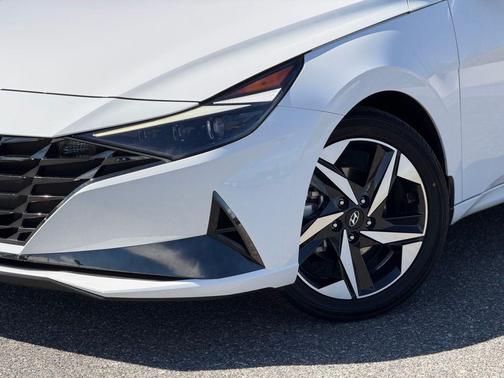 2023 Hyundai ELANTRA HEV Limited