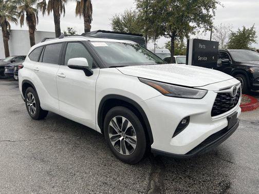 2024 Toyota Highlander XLE