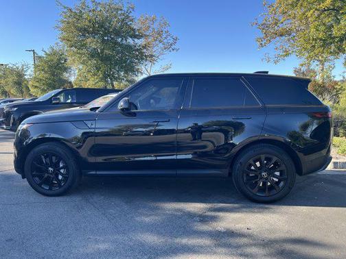 2025 Land Rover Range Rover Sport SE
