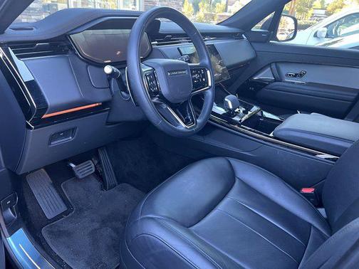 2025 Land Rover Range Rover Sport SE