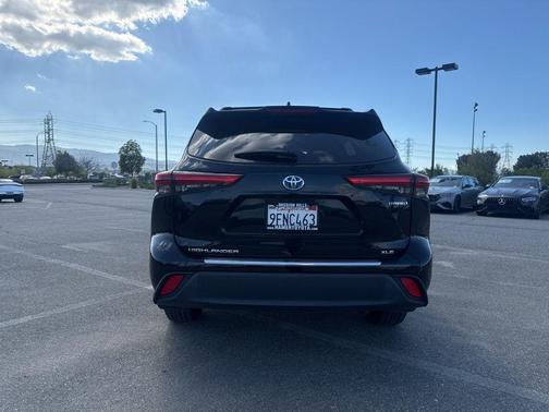 2023 Toyota Highlander Hybrid XLE
