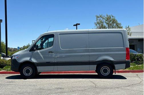 2025 Mercedes-Benz Sprinter 2500 Standard Roof
