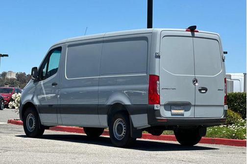 2025 Mercedes-Benz Sprinter 2500 Standard Roof