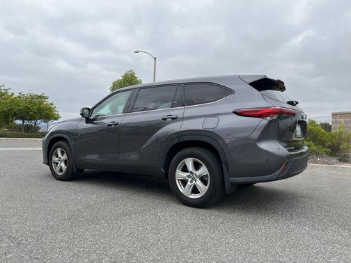 2022 Toyota Highlander L