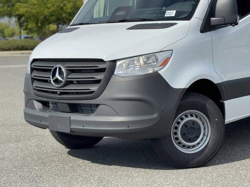 2025 Mercedes-Benz Sprinter 2500 Standard Roof