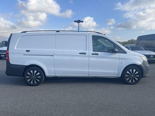 2023 Mercedes-Benz Metris Base