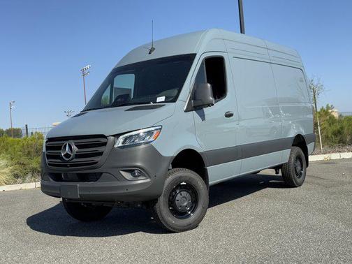 2025 Mercedes-Benz Sprinter 2500 Standard Roof