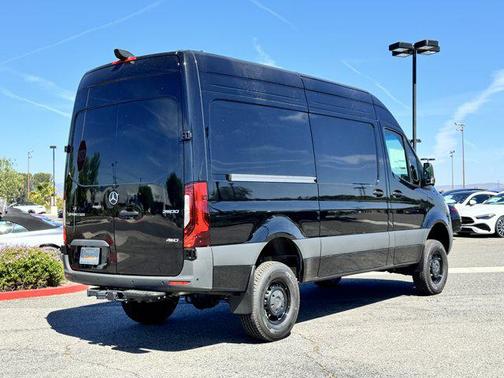 2025 Mercedes-Benz Sprinter 2500 Standard Roof