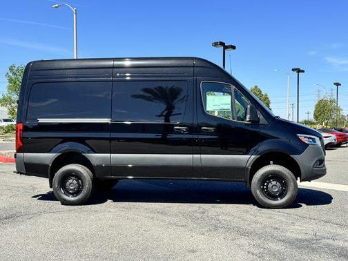 2025 Mercedes-Benz Sprinter 2500 Standard Roof