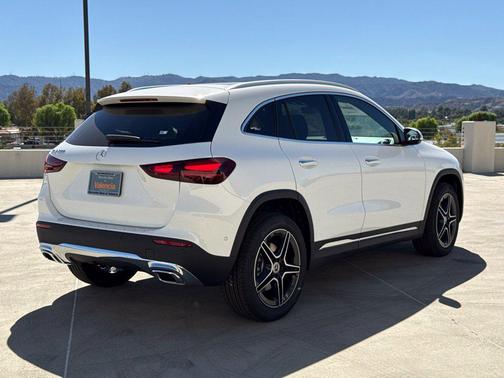 Polar White 2026 Mercedes-Benz GLA 250 Base