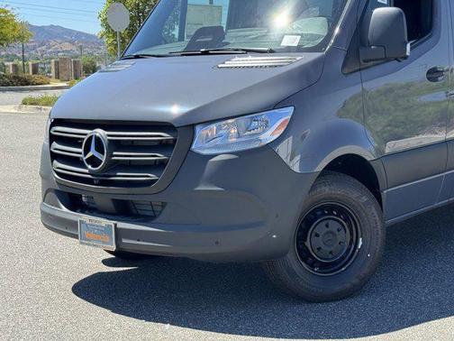 2025 Mercedes-Benz Sprinter 2500 Crew 170 WB