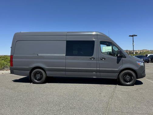 2025 Mercedes-Benz Sprinter 2500 High Roof