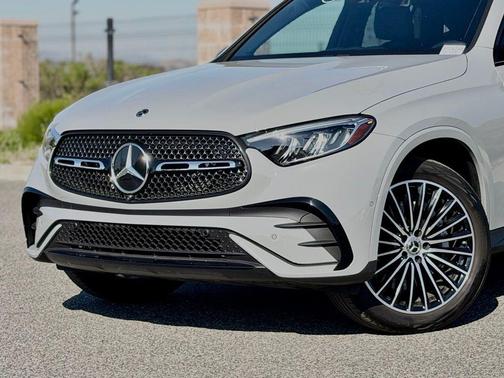 MANUFAKTUR Alpine Gray 2025 Mercedes-Benz GLC 300 4MATIC Coupe