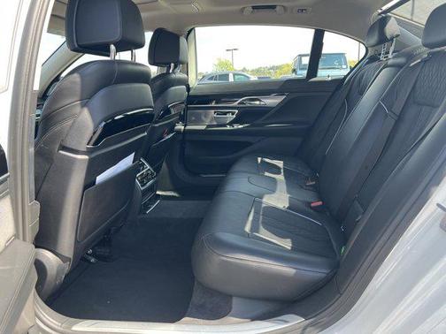 2017 BMW 750 i xDrive
