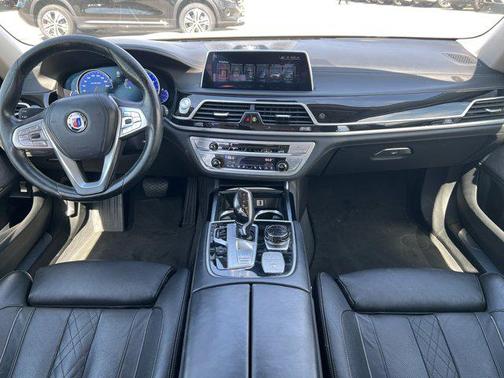 2017 BMW 750 i xDrive