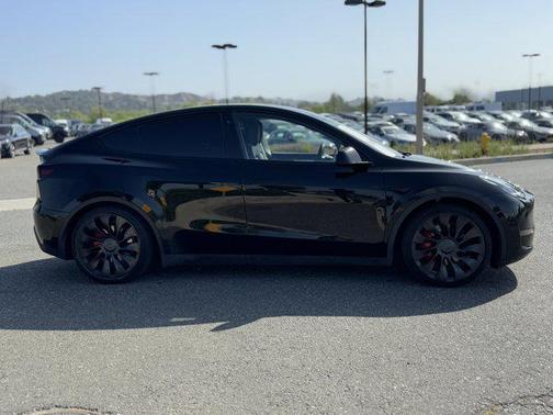 2022 Tesla Model Y Performance Dual Motor All-Wheel Drive
