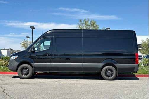 2025 Mercedes-Benz Sprinter 2500 High Roof