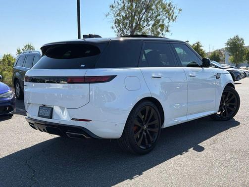 Fuji White 2024 Land Rover Range Rover Sport SE